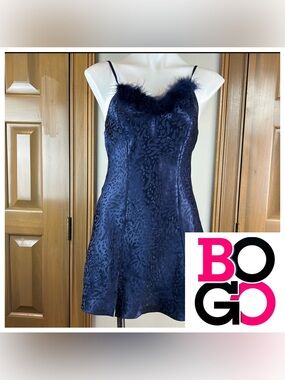 Cliché Blue chemise with faux fur trim size small